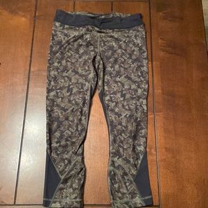 Lululemon capris